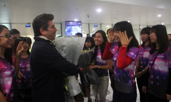 Thomas Anders bất ngờ trước sự chào đón tại sân bay Nội Bài